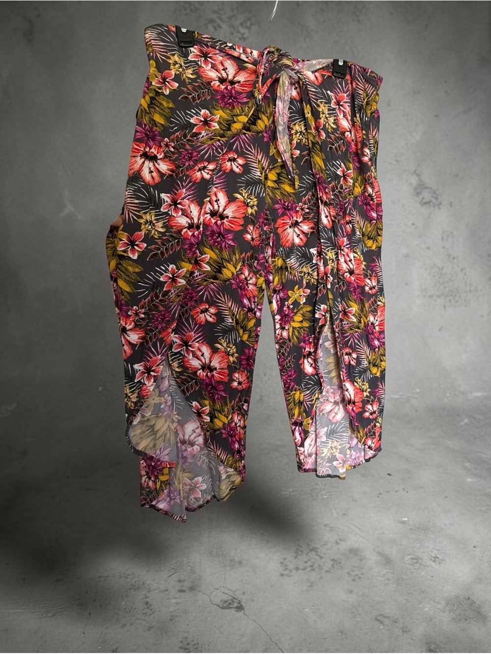 Xhilaration Black Floral Tie-Waist Ankle Pants